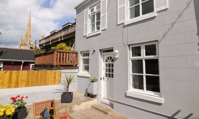 Torquay City Centre Cottage | Harbourside Cottage