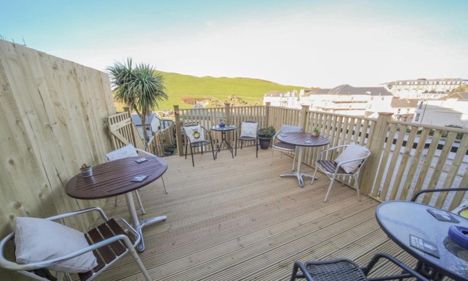 Hele House | Harcourt Hotel