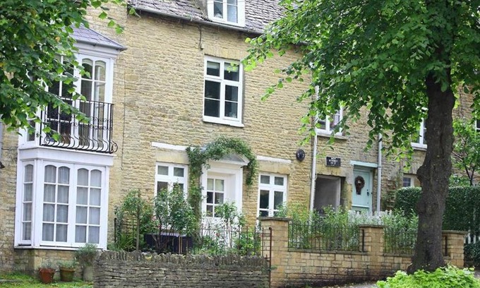 Chipping Norton House | Hare House