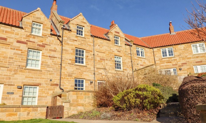 Sandsend Cottage | HAREBELL, pet friendly, luxury holiday cottage in Sandsend
