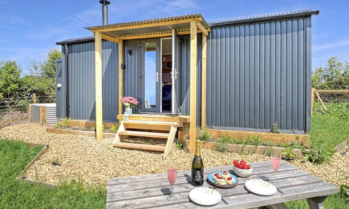 South Molton Apartment | Hares Hideaway Shepherd's Hut, North Molton