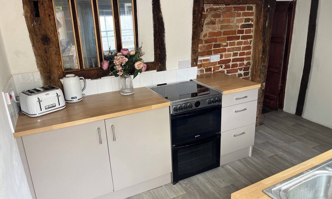 Harleston Cottage | Harleston. Norfolk/Suffolk border historic town centre cottage.nClose to Dissn