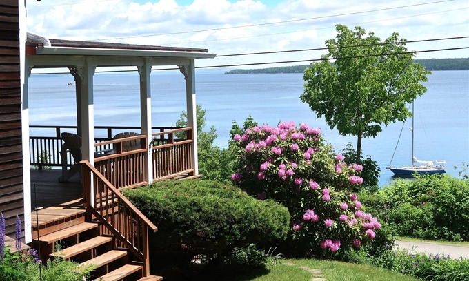 Northport Cabin | HARMONY COTTAGE - Town of Northport