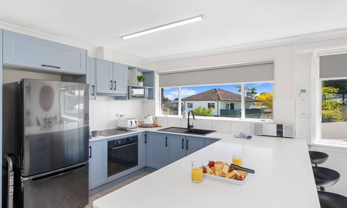 Greenwell Point House | Harmony on Haiser B – gorgeous, self-contained upstairs unit with stunning views of the river