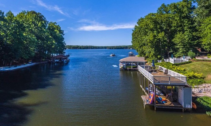Littleton House | Harper’s Hideaway Lake Gaston Retreat