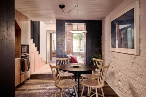 Launceston CBD House | Harpley-The Workers Cottage-Walk to CBD