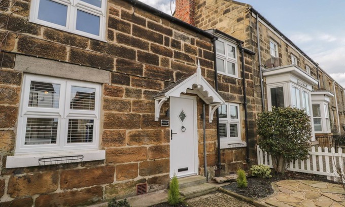 Marske-by-the-Sea Cottage | HARRINGTON COTTAGE, pet friendly, with a garden in Marske-By-The-Sea