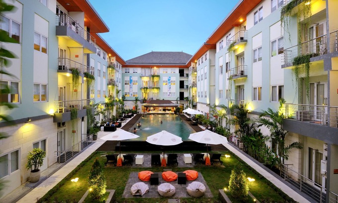 Raya Kuta Hotel | HARRIS Hotel & Residence Riverview Kuta Bali