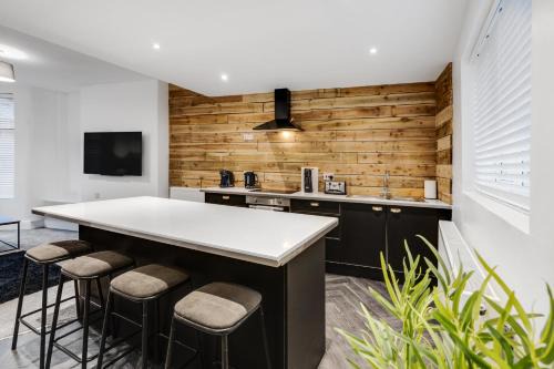 Anfield Apartment | HARROW LODGE - Strictly NO Parties