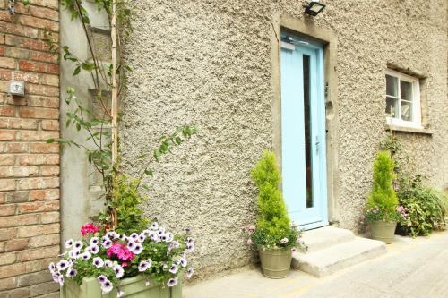 City Centre Dublin Apartment | Harry Clarke Mews at the Castle Hotel