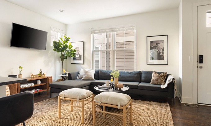 Chestnut Hill Apartment | Hart Suite 7 by AvantStay |Gorgeous Town House w/Modern Amenities in Nashville!