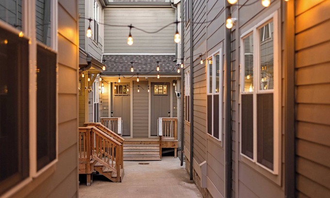Chestnut Hill Cottage | Hart Suite 8 by Avantstay Gorgeous Town House w/Modern Amenities in Nashville!