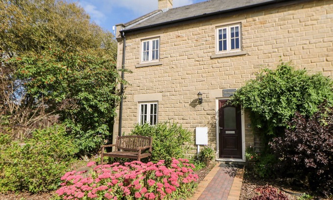 Beeley Cottage | HARTINGTON, family friendly, character holiday cottage in Two Dales