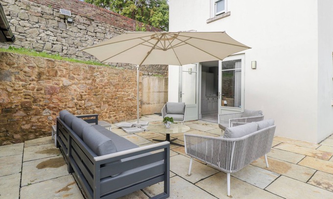 Chepstow Cottage | HARVAX HOUSE, pet friendly, luxury holiday cottage in Chepstow