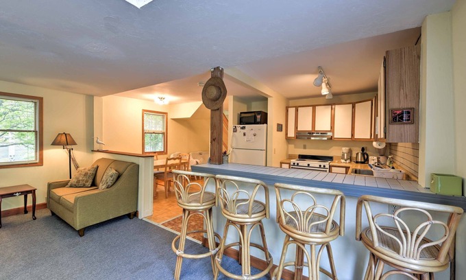 Northwest Harwich Cottage | Harwich Cottage - Near Cape Cod Rail Trail & Beach