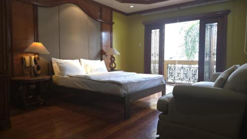 Valenzuela House | Hassan Sisters' EnSuites