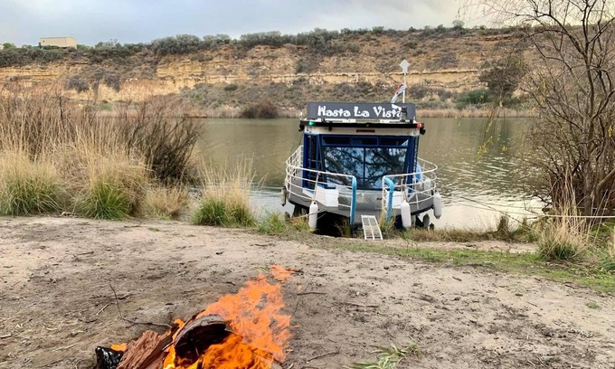 Mannum Boat Rental | Hasta La Vista river cruiser - CLOSED due to major river flooding. No Bookings.