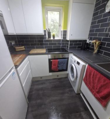 London Borough of Ealing House | Hathaway guest room