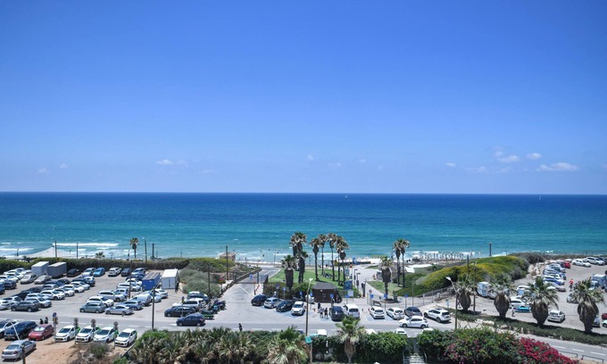 Herzliya Apartment | HaTsuk Sea-View Studio by Sea N' Rent