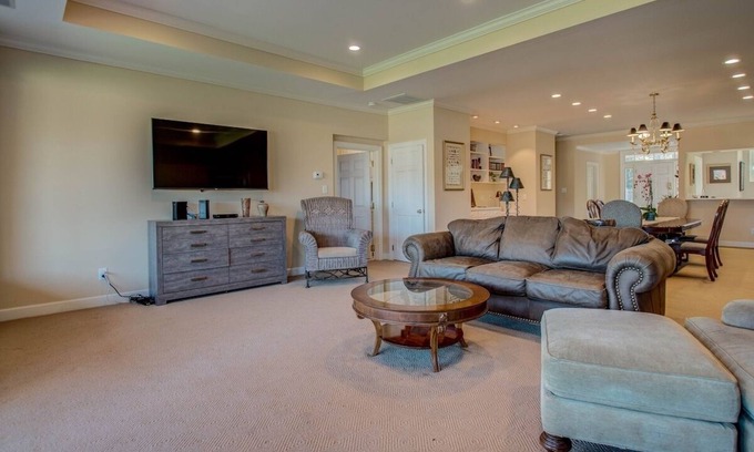 Chapel Hill House | Hatteras Cottage at the Governor's Club