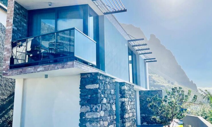 Paul do Mar House | Haus am Meer by Your Madeira Rentals