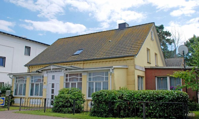 Thiessow House | Haus Friedenswinkel