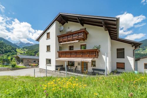Tschagguns Apartment | Haus Hubertus