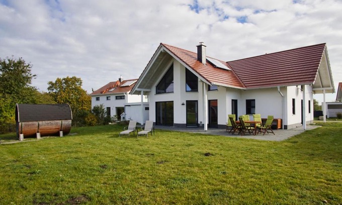 Trent House | Haus in idyllischer Lage mit Sauna, Terrasse und Garten - Villa Mondlicht
