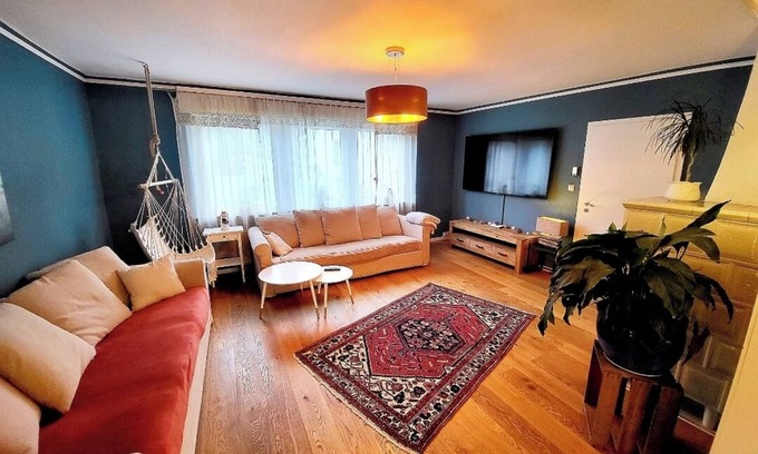 Dhron House | Haus mit Garten Direkt am Fluss mit Grillmöglichkeit, Terrasse und Viel Platz
