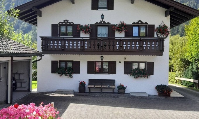 Ettal Apartment | Haus Stadler - Ferienwohnung Bergblick