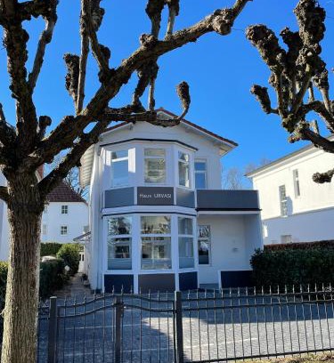 Alt-Travemunde/Ronnau Apartment | Haus Urvasi
