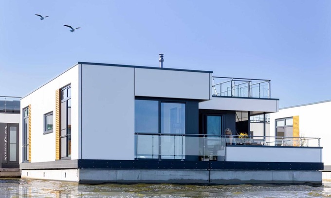 Ribnitz Boat Rental | Hausboot am Saaler Bodden, Ribnitz-Damgarten