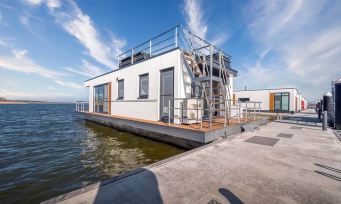 Ribnitz Boat Rental | Hausboot am Saaler Bodden, Ribnitz-Damgarten
