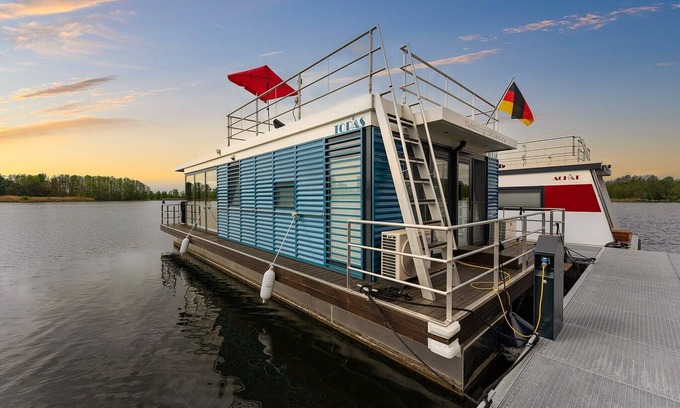 Oberhavel Boat Rental | Hausboot am Prerauer Stich in Zehdenick