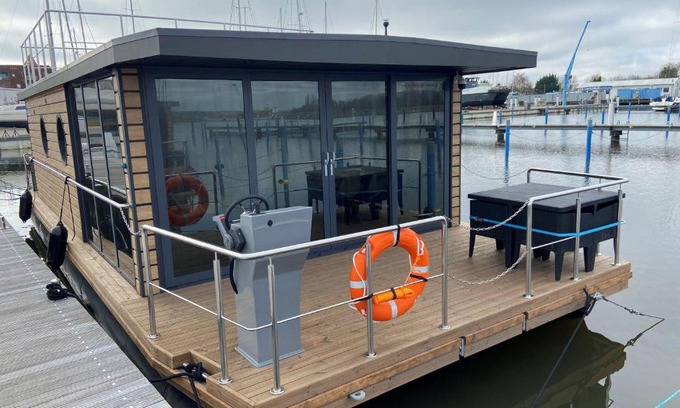 Barth Boat Rental | Hausboot Fjord Vineta mit Biosauna in Barth