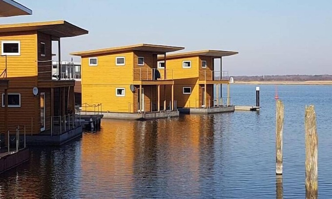 Ostvorpommern Boat Rental | Hausboot in Kroeslin am Bodden