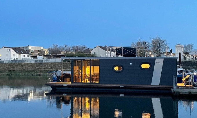 Altstadt Boat Rental | Hausboot Lore