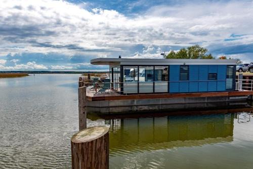 Peenemuende Boat Rental | Hausboot LP1