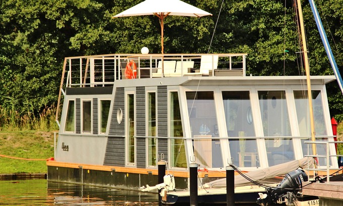 Ueckermuende House | Hausboot Ueckermünde - Ihr Besonderer Urlaub auf dem Wasser