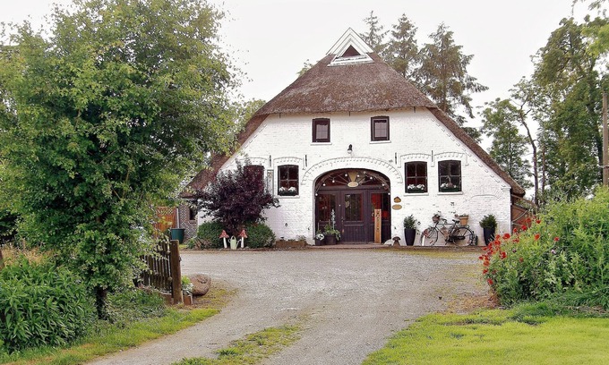 Stadland Condo | HausBungt-Jadebusen.jimdo.com away from MASS TOURISM and BEDTENBURGEN