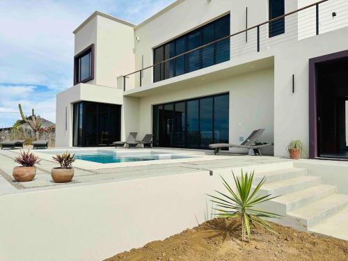 Cerritos House | Hausta Luego - Private 4 bd House in Cerritos!