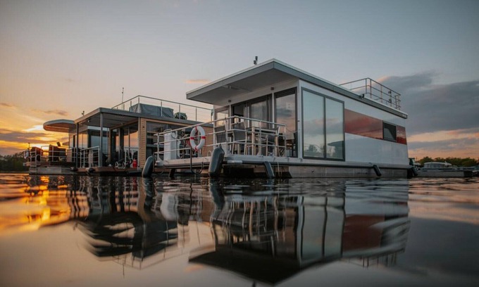 Oberhavel Boat Rental | Havel River Houseboat