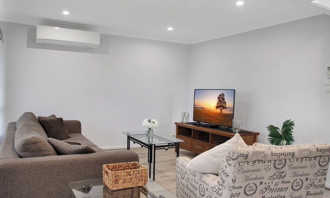 Hamlyn Heights House | Haven At Heights/Holiday or Corporaten