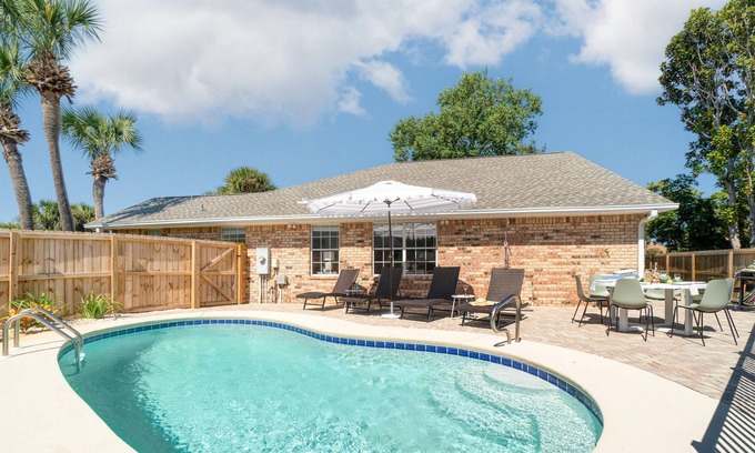 Seaspray House | Havenly by AvantStay | Walk to Miramar Beach