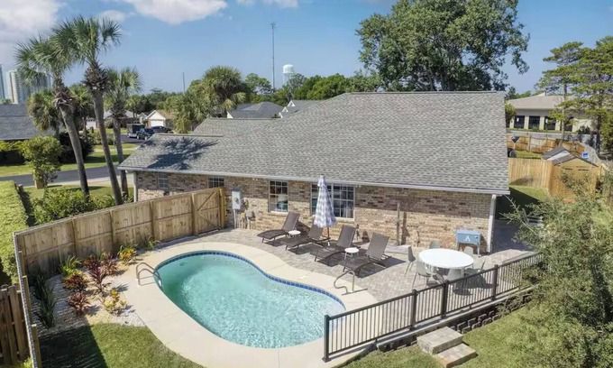 Seaspray House | "Havenly" Private Pool in Seaspray, Miramar Beach, Beach Access