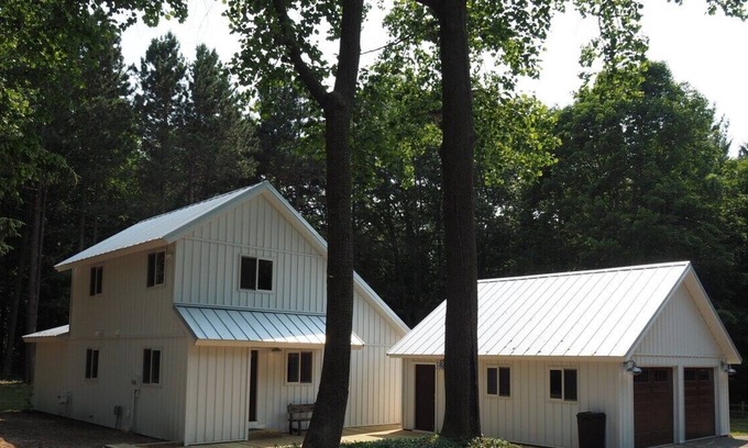 Frankfort House | Havens to Betsie - SPA AND MODERN LUXURY IN NATURE