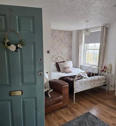 Rochester East Ward Apartment | Havisham Studio Flat Rochester ME1 1XZ