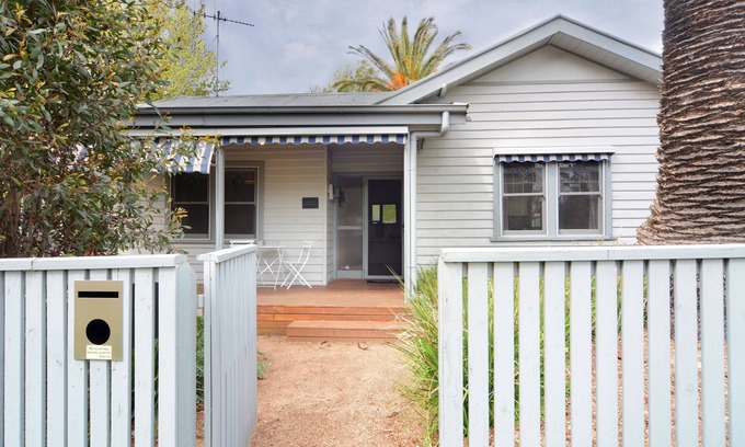 Kennington House | Havlin House - Brand new amenities within 1km of CBD and train station.
