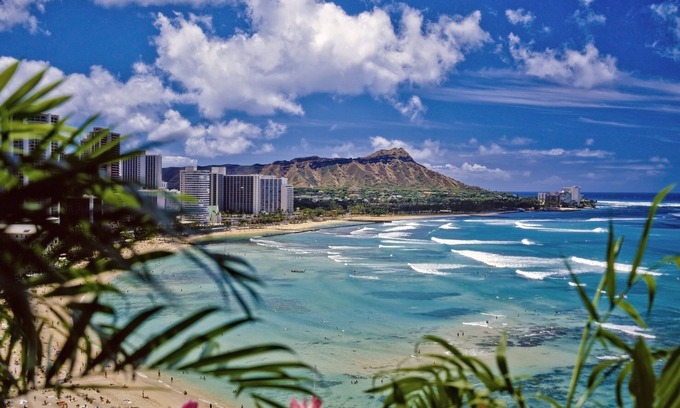 McCully - Moiliili Condo | Hawaiian Monarch 1603 Condo by RedAwning