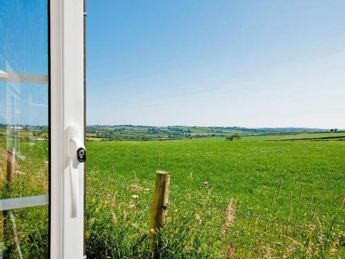 Woolfardisworthy Apartment | Hawfinch Apartment - Uk49304